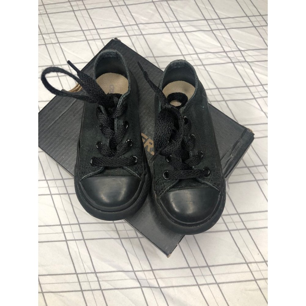 Converse black low top